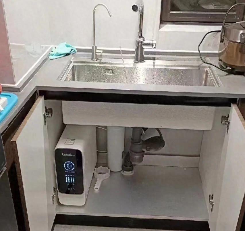 桶装纯净水设备大概多少钱_纯净桶装设备水温多少度_桶装纯净水设备