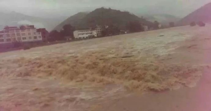 矿泉水厂设备价格一般多少钱_矿泉水设备厂家_矿泉水设备厂家排名